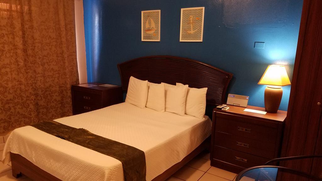 กอมบาเต บีช รีสอร์ต Hotel กาโบโรโค ภายนอก รูปภาพ